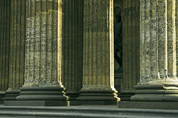 Image showing Columns and Sculpture