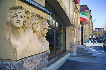 Image showing Entrance to cafe