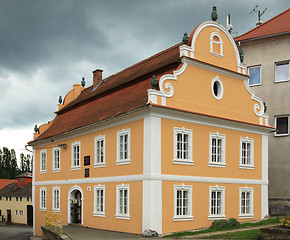 Image showing Manor house. Lhenice.