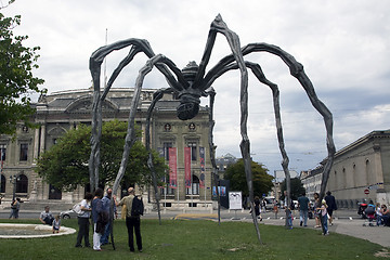 Image showing Maman spider sculpture