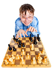 Image showing Nerd play chess