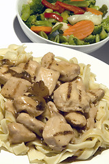 Image showing chicken marsala with vegetables and linguine