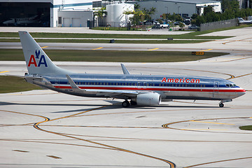 Image showing American Airlines Boeing 737-800