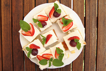 Image showing strawberry dessert 