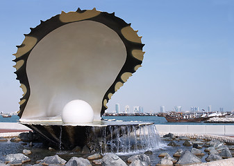 Image showing Oyster fountain, Doha, Qatar