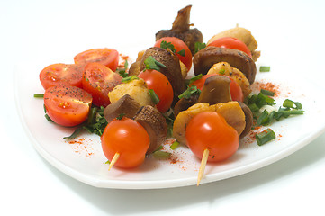 Image showing Roasted chicken with mushrooms and tomatoes 