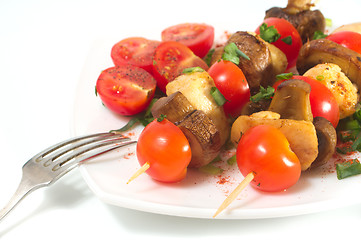 Image showing Roasted chicken with mushrooms and tomatoes 