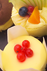 Image showing fresh currant  berry fruit cake