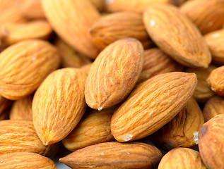 Image showing almonds