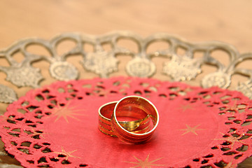 Image showing golden wedding rings