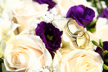 Image showing golden wedding rings