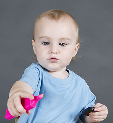 Image showing child with open highlighter