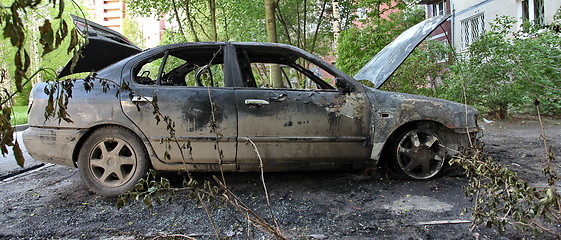 Image showing car set on fire