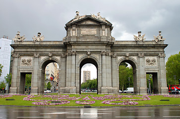 Image showing Madrid arch