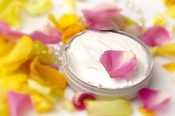 Image showing Pink cosmetics