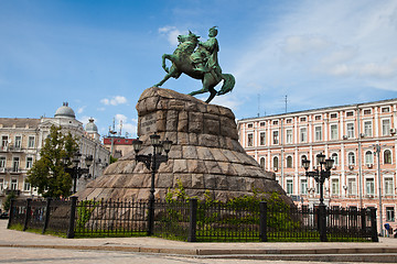 Image showing Hetman Bogdan Khmelnitsky statue in Kiev, Ukraine