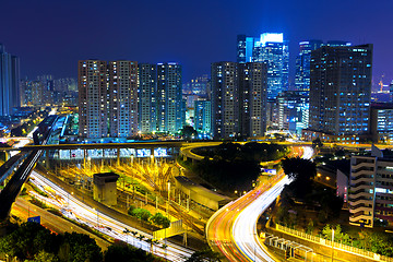 Image showing highway and traffic in city at night