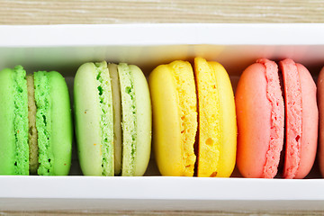 Image showing macaroons in box