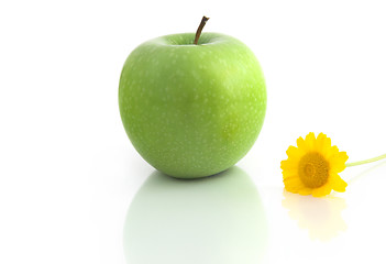 Image showing Grenn Apple with flowers and reflection