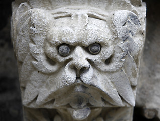 Image showing Sculpted stone mask figure on St. Stephen's Cathedral in Vienna