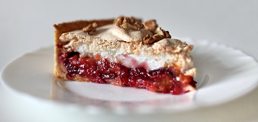 Image showing plum cake meringue