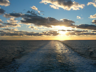 Image showing Wake in the sunset