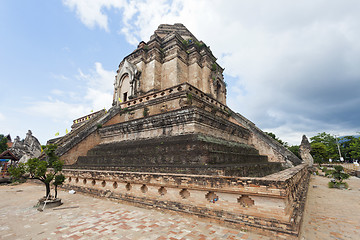 Image showing Wat Chedi Luang temple in Chiang Mai, Thailand.