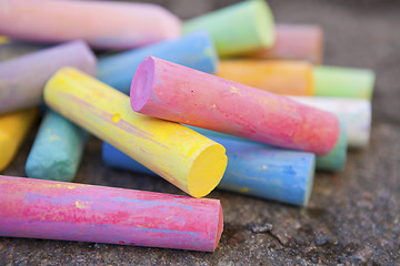 Image showing Colorful crayons