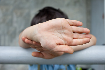 Image showing hands of a little boy
