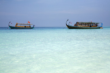 Image showing Maldivian fishing boats: dhoni