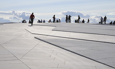 Image showing People on the roof of Oslo´s opera house