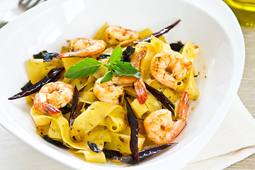 Image showing Tagliatelle with prawn and dried chilli