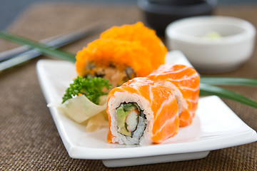 Image showing Salmon maki [sushi ]