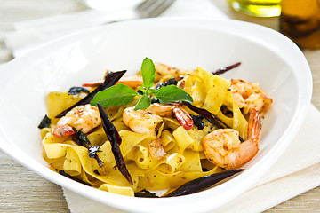 Image showing Tagliatelle with prawn and dried chilli