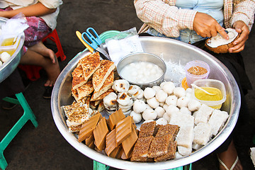 Image showing Burmese's dessert in a market 