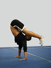 Image showing Amazing handstand