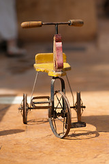 Image showing Old tricycle