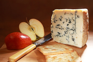 Image showing Roquefort and sliced apple low angle