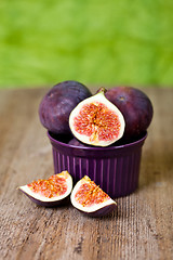 Image showing  fresh figs in a bowl 