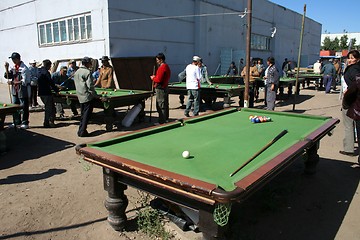 Image showing Playing pool