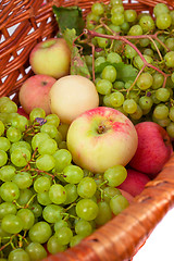 Image showing apples and grapes