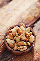 Image showing almonds