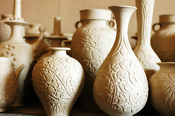 Image showing Raw vase and jug