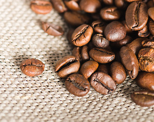 Image showing Roasted coffee beans, close-up