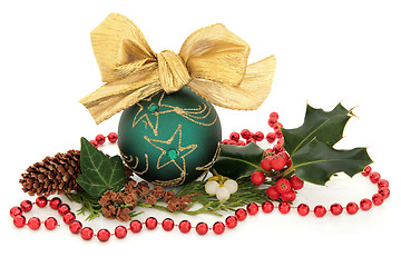 Image showing Green Sparkling Bauble