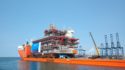 Image showing Shipment of oil rig module from Thailand to Norway