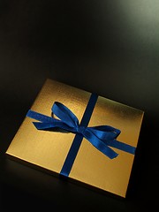 Image showing Gold gift box - 1