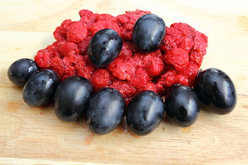 Image showing wild raspberry from the freezer
