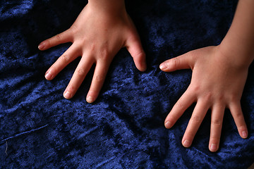 Image showing child hand