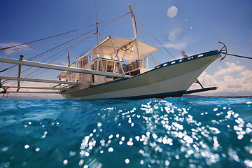 Image showing Filipino outrigger ready to navigate